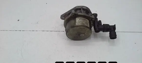 Renault Megane I Vacuum pump 8200072985