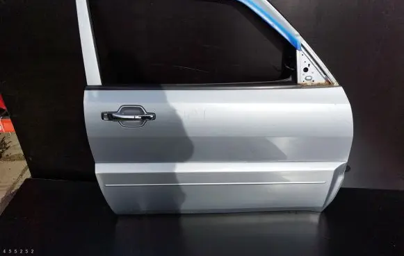 Mitsubishi Pajero Front door