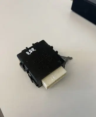 Toyota C-HR I Window wiper relay 85940F4010