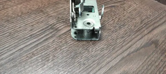 Loading door lock
