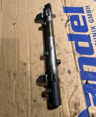 Mercedes-Benz CLS C219 Fuel main line pipe A6420702595 0204700099