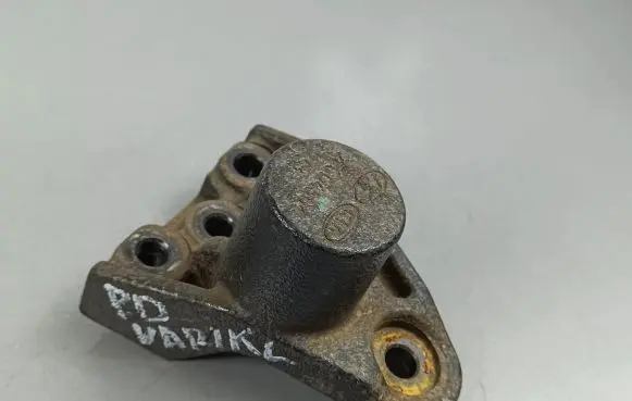 KIA Sorento Engine mounting bracket