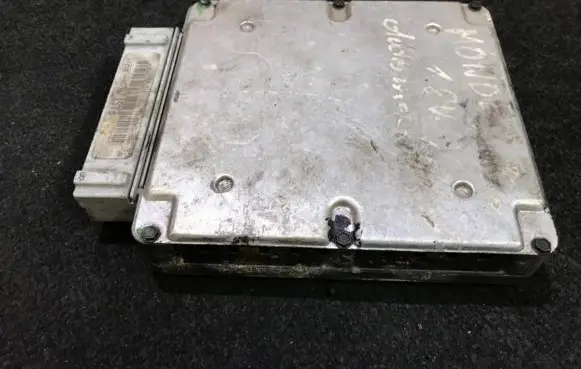 Ford Mondeo MK II Engine control unit/module 95bb12a650pa 95bb-12a650-pa