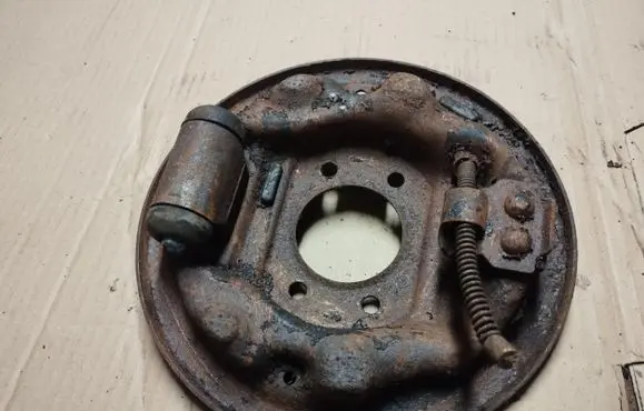 Ford Taurus Rear brake disc plate dust cover 