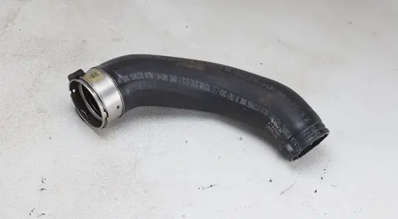 Volvo V60 Intercooler hose/pipe 31370955
