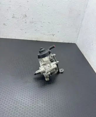Volkswagen PASSAT B7 Fuel injection high pressure pump 03L130755L 0445010526