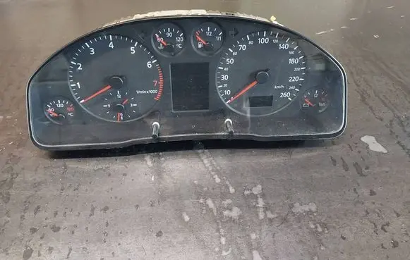 Audi A4 S4 B5 8D Speedometer (instrument cluster) 8D0919881JX