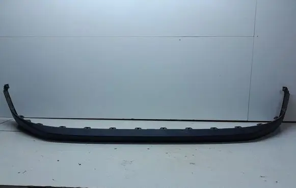 Front bumper lip
