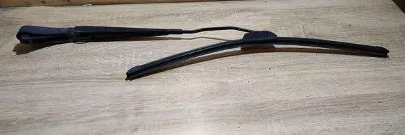Volvo V70 Windshield/front glass wiper blade 8624245
