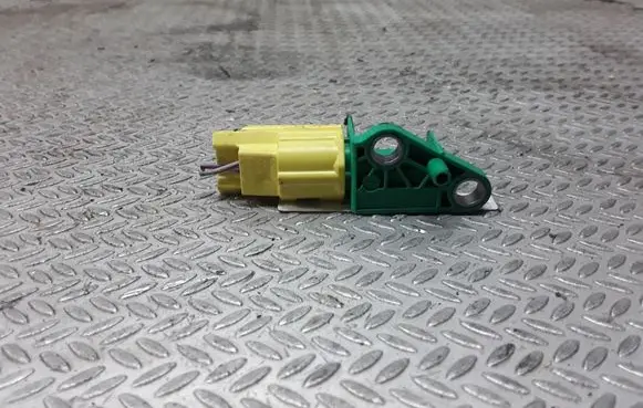 Volkswagen Golf V Airbag deployment crash/impact sensor 1K0909606C
