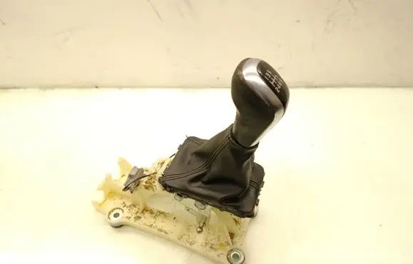 Volvo S60 Gear shifter/selector 1000301099