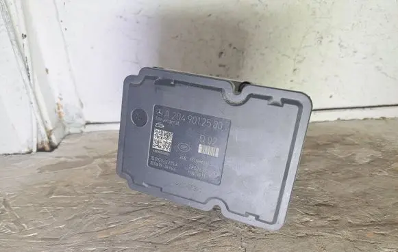 Mercedes-Benz C W204 ABS Pump A2049012500