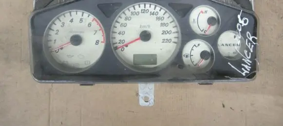 Mitsubishi Lancer Speedometer (instrument cluster) MN151543