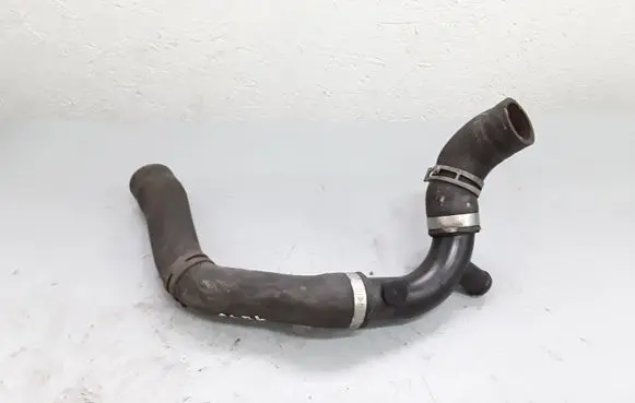 Volkswagen PASSAT B7 Engine coolant pipe/hose 5K0121087