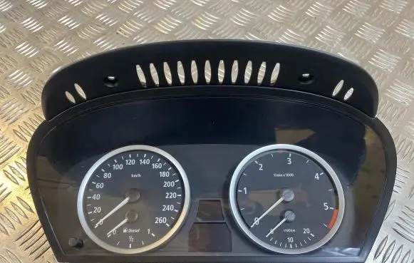 BMW 5 E60 E61 Speedometer (instrument cluster) 62116945633 110080213