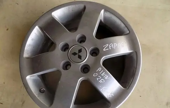 Mitsubishi Pajero R16 alloy rim 