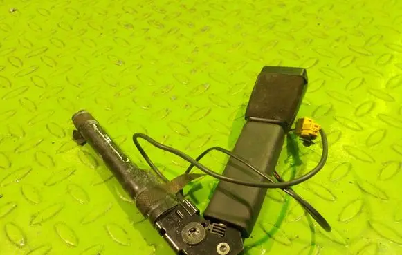 Opel Meriva B Front seatbelt 1716745 ZAPINKA