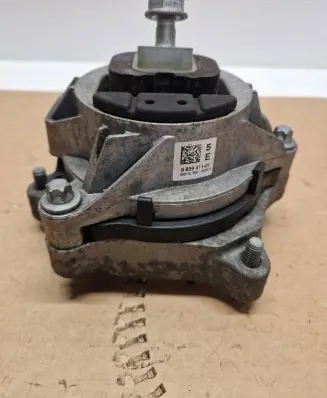 BMW 4 F36 Gran coupe Engine mount bracket 6859411