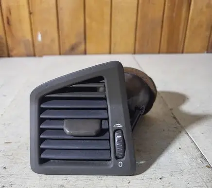 Volvo V70 Dashboard side air vent grill/cover trim 3409373 1264