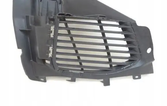 Peugeot 5008 II Front bumper lower grill AA37938073