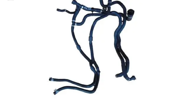 Volvo XC40 Engine coolant pipe/hose 32325211