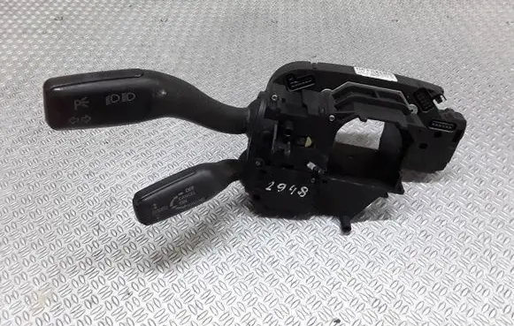 Audi A4 S4 B7 8E 8H Indicator stalk 8E0953549Q