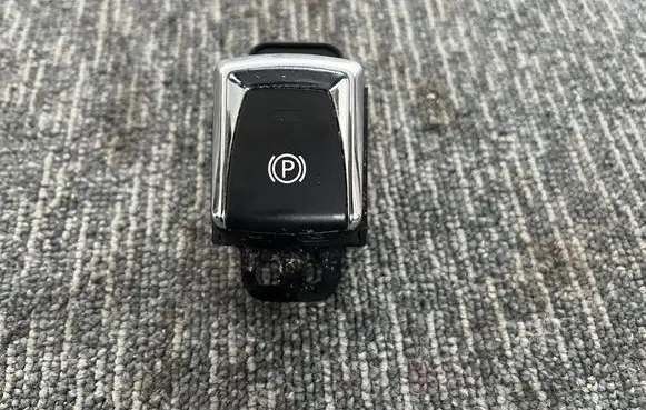 Nissan Qashqai Handbrake/parking brake auto hold switch 