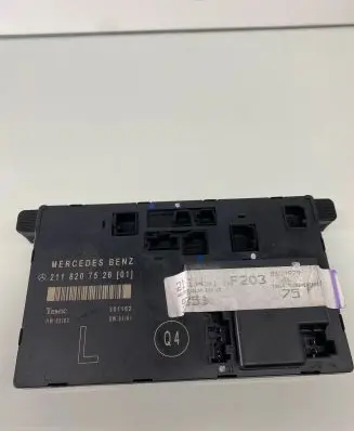 Mercedes-Benz E W211 Door control unit/module 2118207526 351162