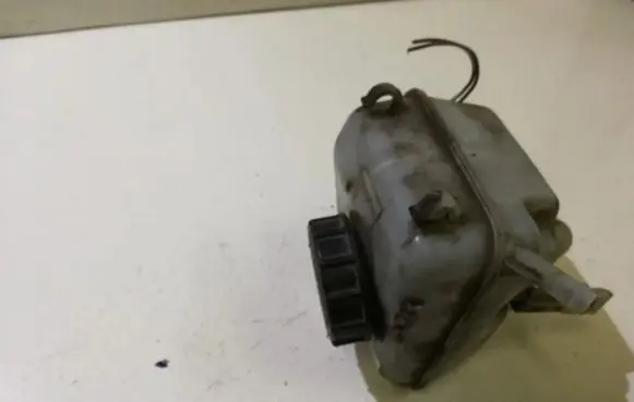 Opel Astra G Brake fluid reservoir 