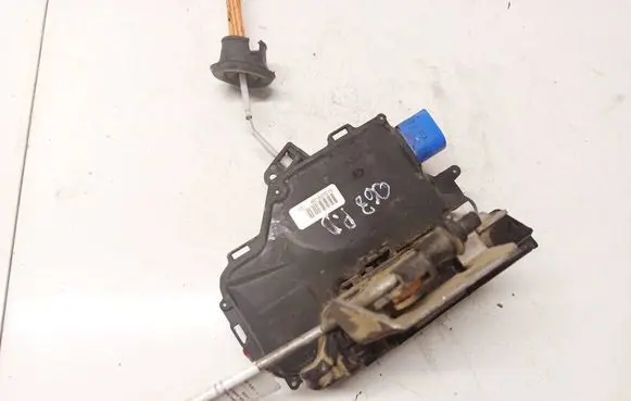Audi A3 S3 8P Front door lock 4E1837016