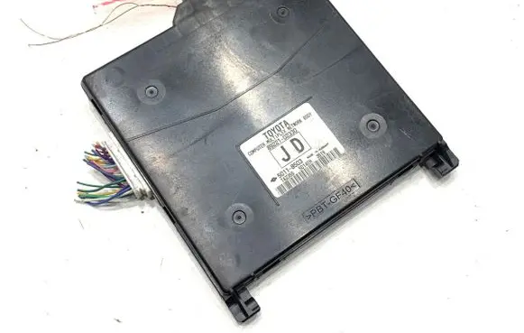 Toyota Auris E180 Other control units/modules 89221-02330