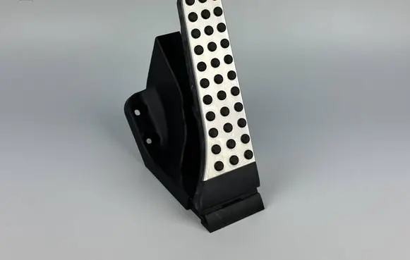 Mercedes-Benz GLC X253 C253 Accelerator throttle pedal A2533000104 0253 ZGS00304