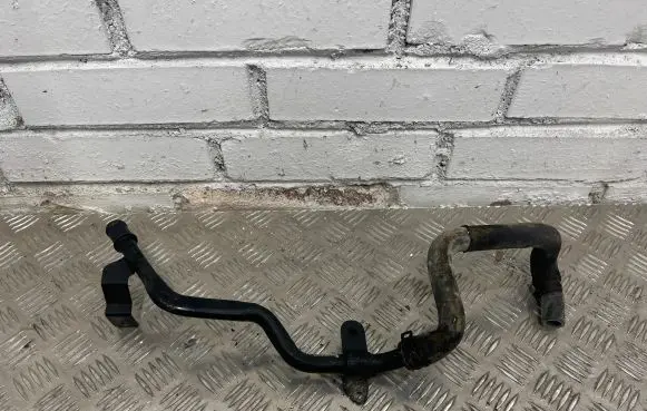 Audi A8 S8 D3 4E Engine coolant pipe/hose 4E0121400M