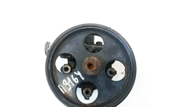 Opel Insignia A Power steering pump 55563329
