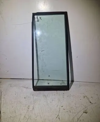 Mitsubishi Pajero Pinin Rear vent window glass 