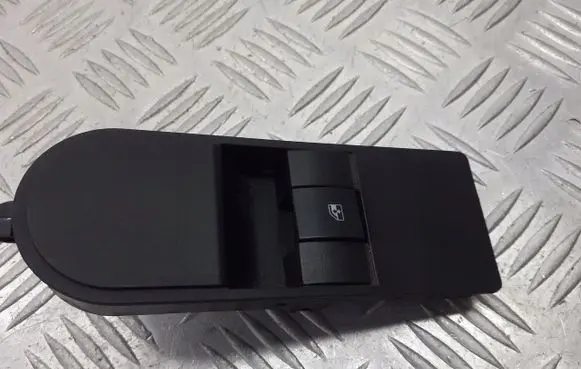 Opel Astra H Quarter vent window switch 13197132