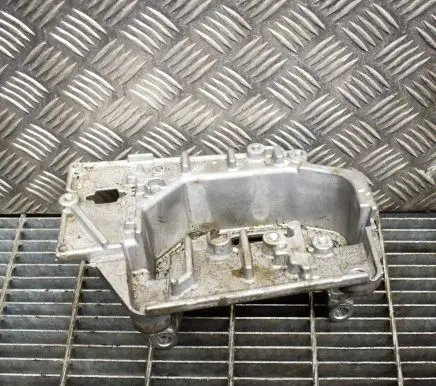 Nissan Juke I F15 Engine mounting bracket