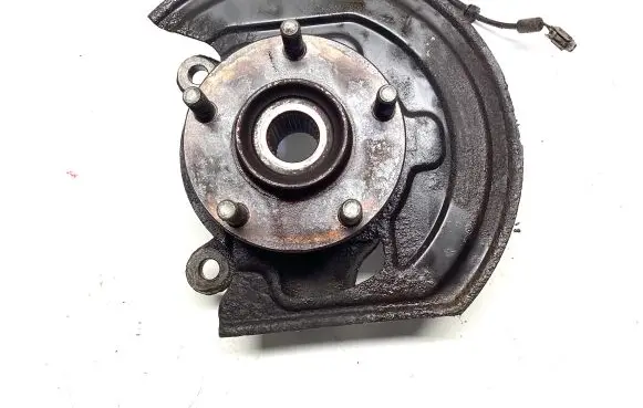 Nissan Qashqai Front wheel hub 40015JD040