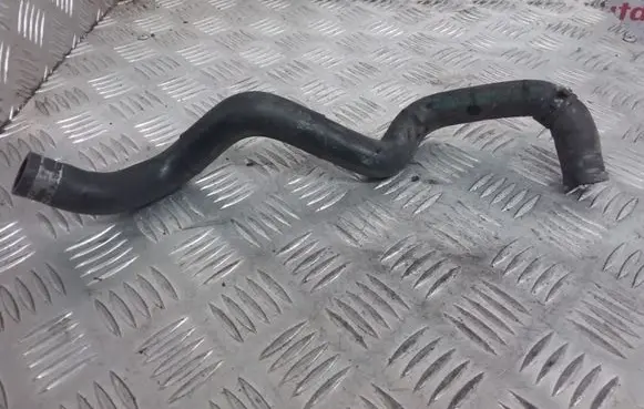 Mercedes-Benz E W210 Engine coolant pipe/hose 2105067135