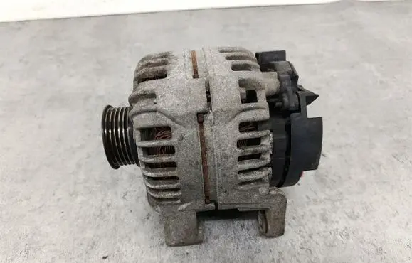 Opel Tigra B Generator/alternator 55556068