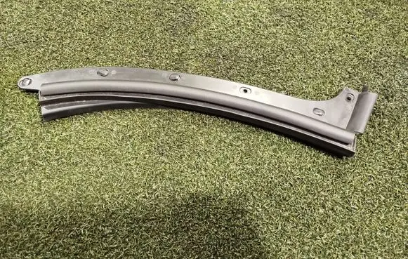Renault Kangoo III Wiper trim 823898493R