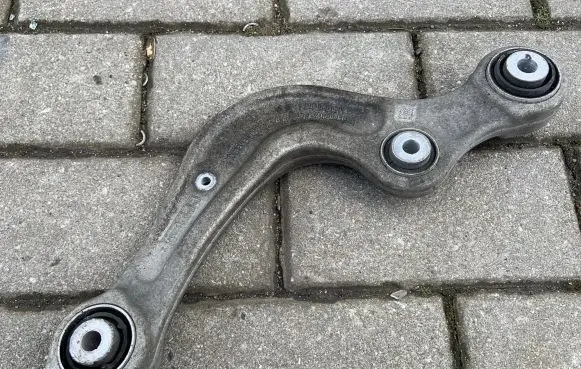 Audi Q7 4M Rear control arm 4M0505323G 4M0505361G