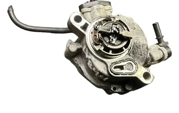 Peugeot Partner Vacuum pump 9804021880
