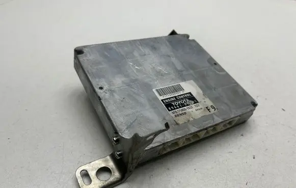Toyota Corolla Verso AR10 Engine control unit/module 1758009431 8966101791 MB1758009431