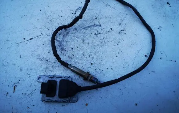 Mercedes-Benz A W176 Lambda probe sensor A0009052012 SNS1009