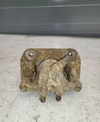Honda CR-V Rear brake caliper