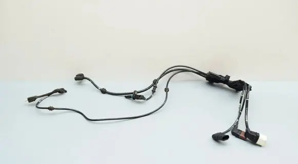 Mercedes-Benz E W213 ABS rear brake sensor A2135401713 A2135403905