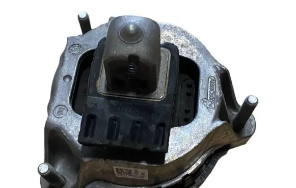 BMW X7 G07 Engine mount bracket 2987952 6860472 22116860472