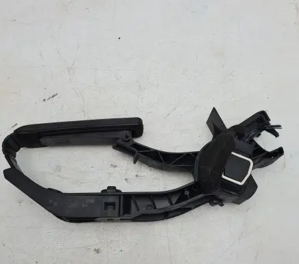 Mercedes-Benz E W211 Accelerator throttle pedal A2113000404