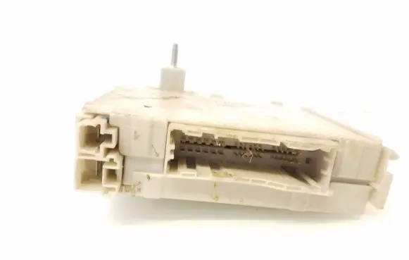 Lexus GS 300 350 430 450H Fuse module 8267030250